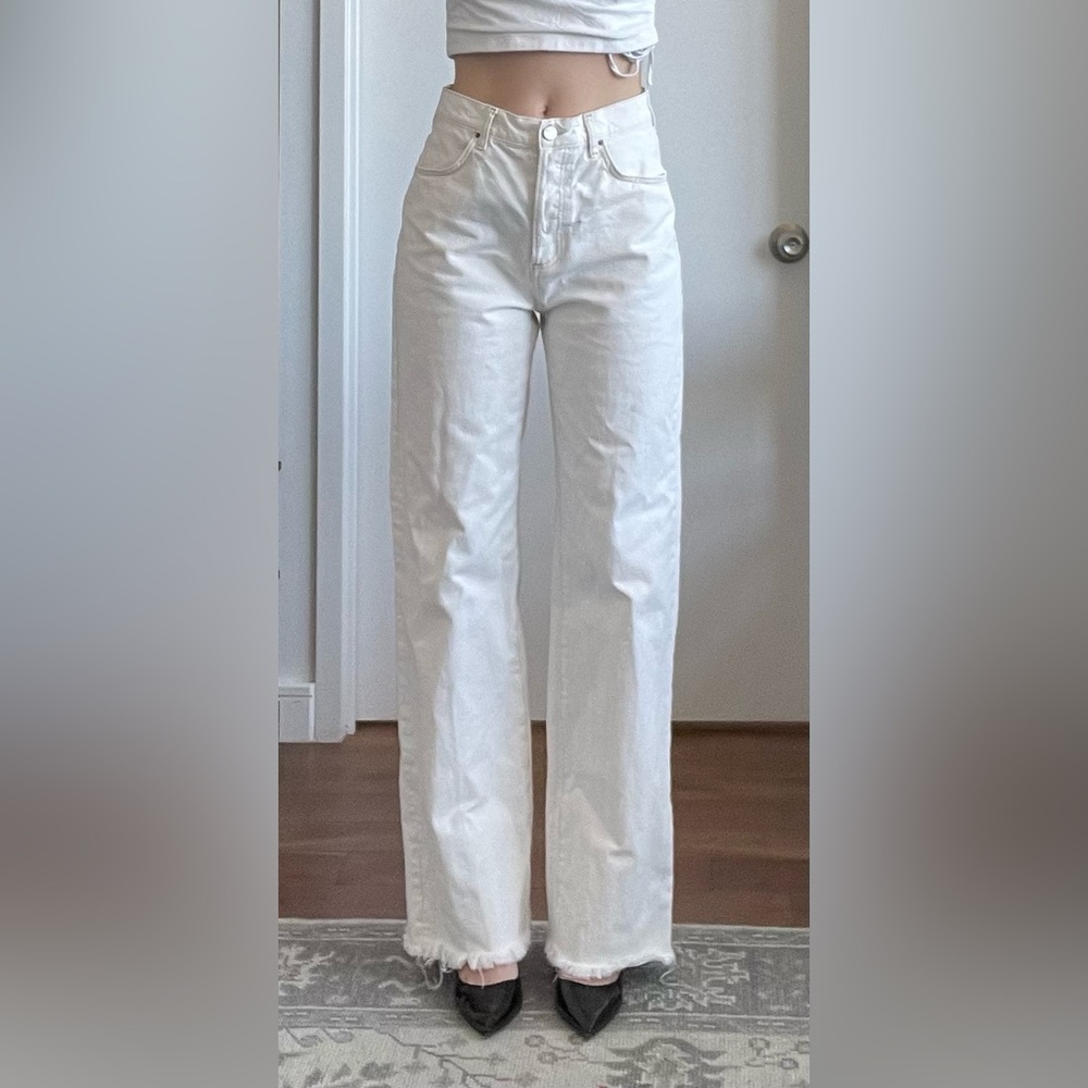 White Denim. Mango. Size: 8. Rough cut hem.